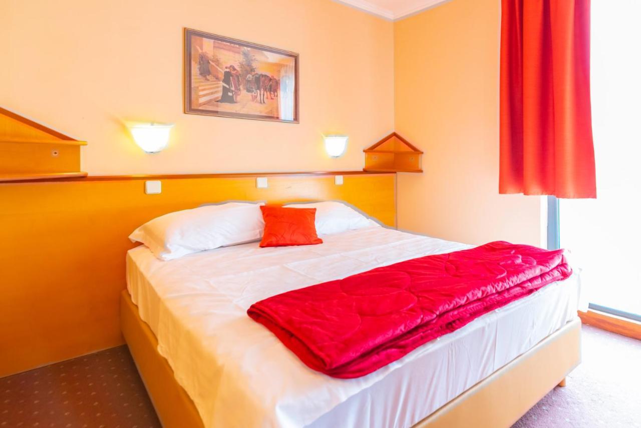 Hotel Park Cakovec Exterior photo