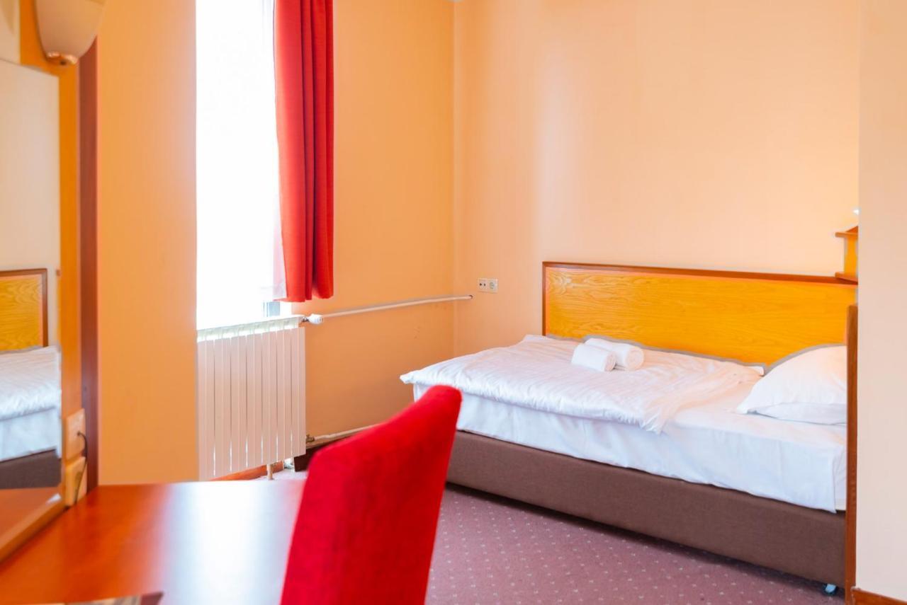 Hotel Park Cakovec Exterior photo
