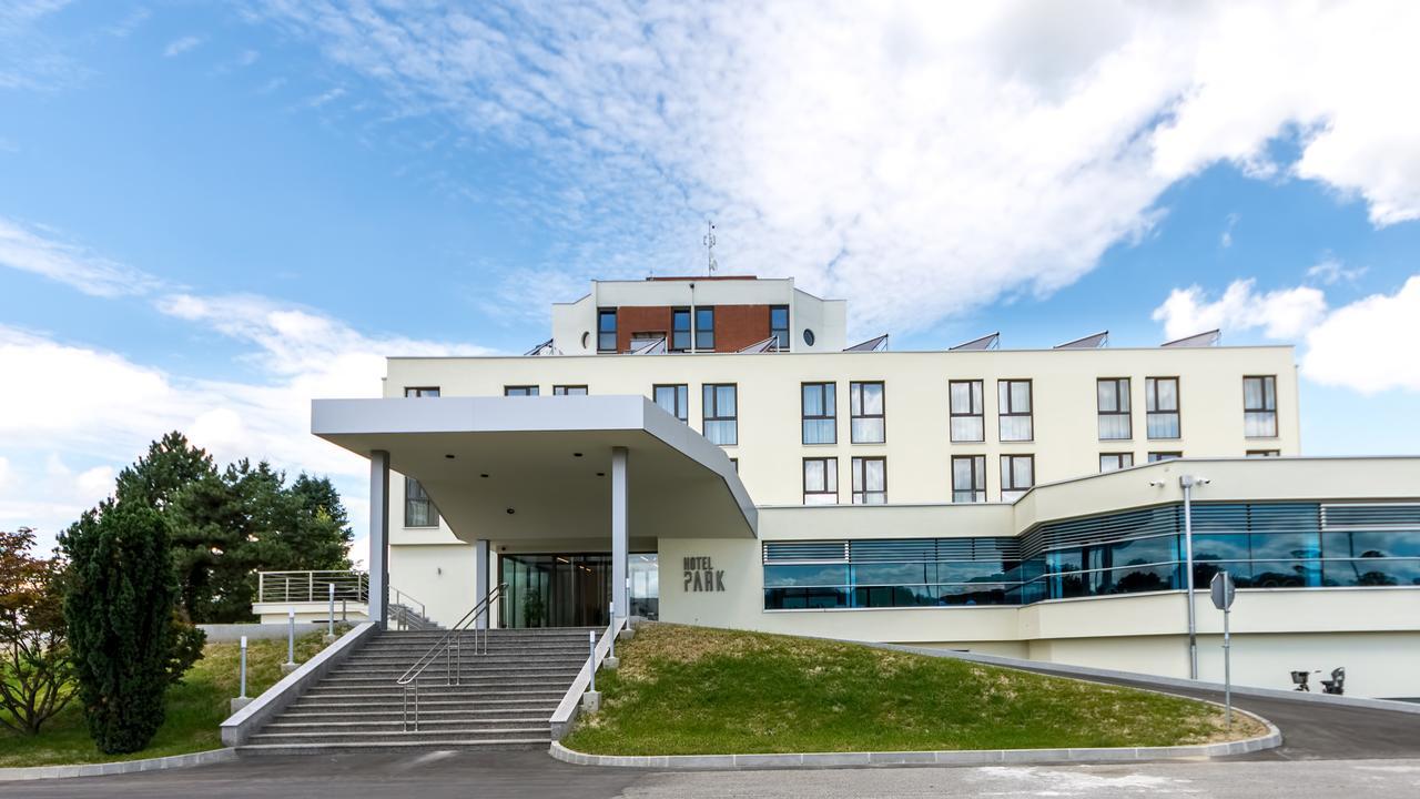 Hotel Park Cakovec Exterior photo